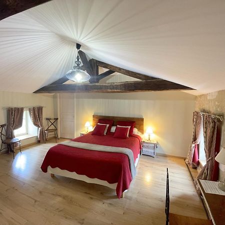 Chambres D'Hotes Le Tilleul Saint-Hilaire-des-Loges Ngoại thất bức ảnh