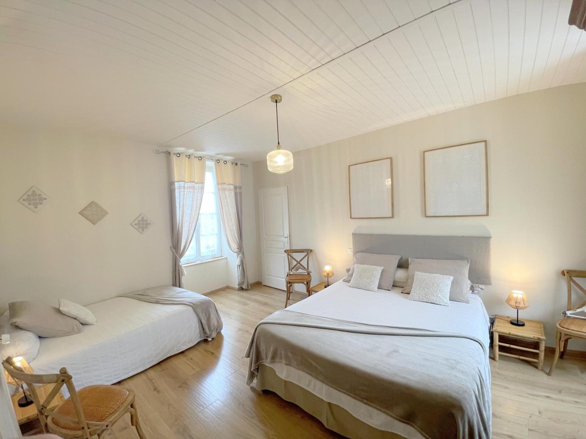 Chambres D'Hotes Le Tilleul Saint-Hilaire-des-Loges Ngoại thất bức ảnh